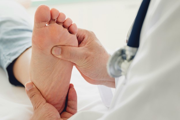 اصول مراقبت از زخم پای دیابتی چیست؟ | نکات جلوگیری از زخم پای دیابتی